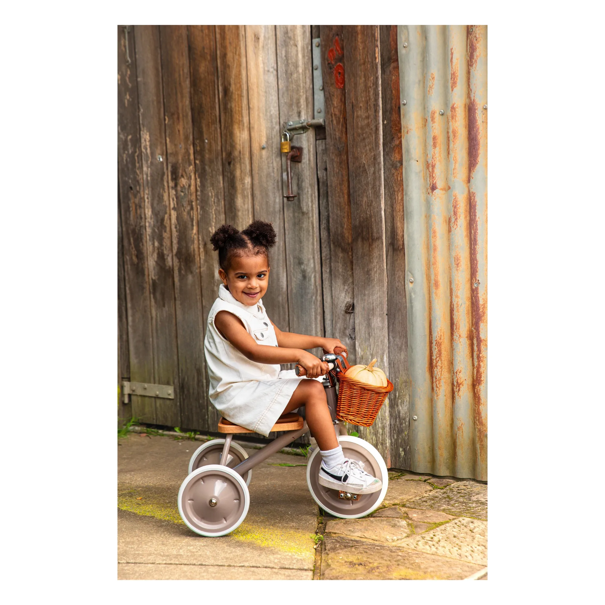 Tricycle en métal et bois | Beige- Image produit n°1