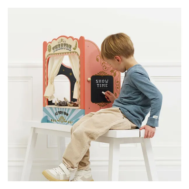 Puppet theater | Coral