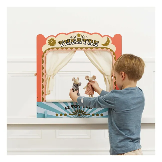 Puppet theater | Coral