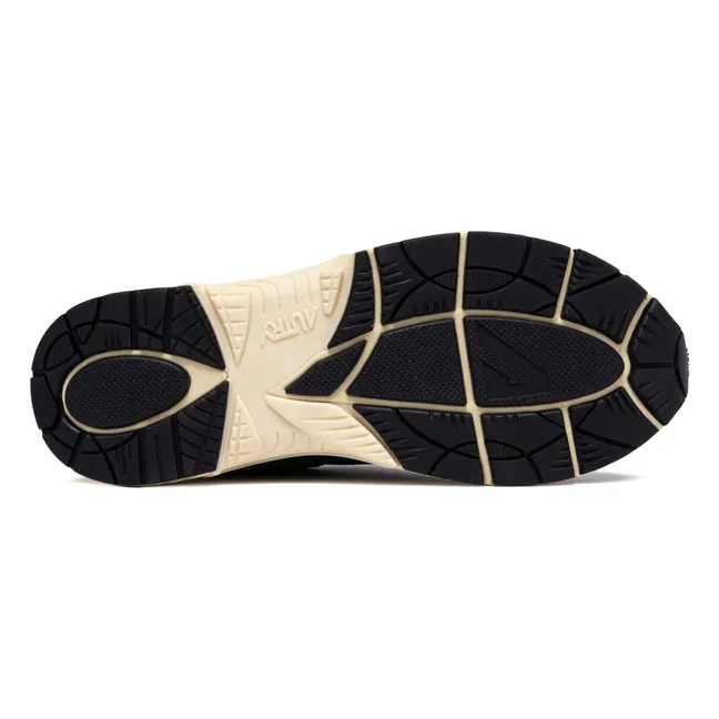 Hyperway Low Suede Sneakers | Black