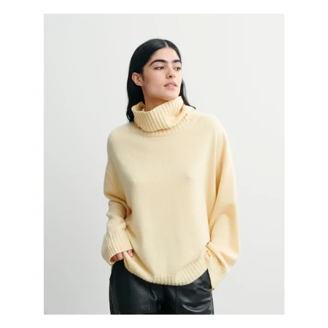 Maglione oversize a coste in cashmere con collo a rotolo | Giallo chiaro