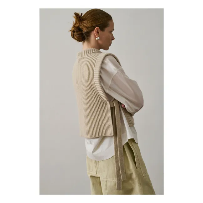 Firmus Merino Wool Sleeveless Sweater | Heather white