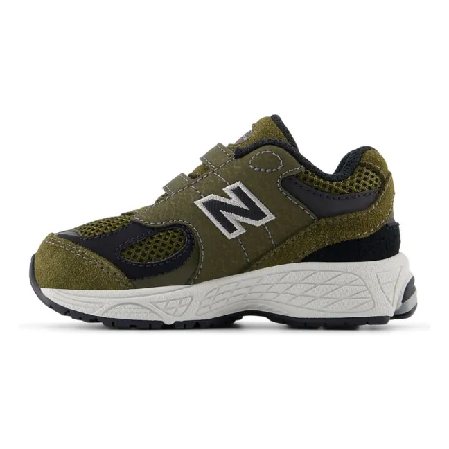 Kratzende Turnschuhe 2002 | Khaki