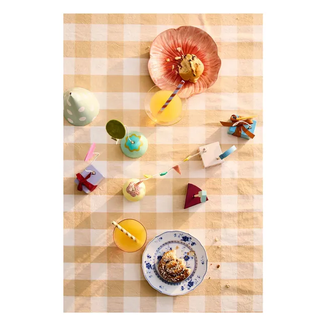 Birthday table decorations