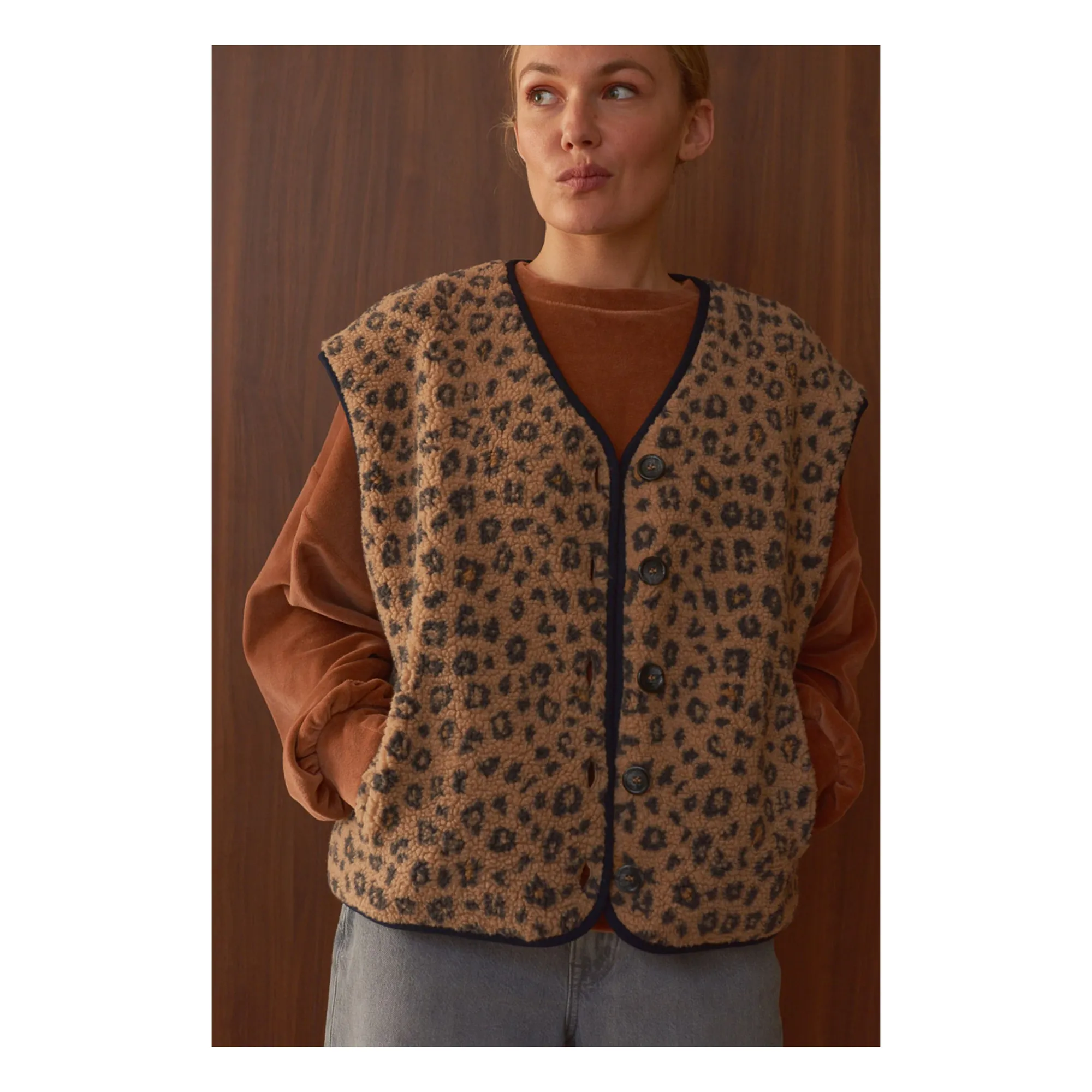 Marlot Paris Women's Camel Neo Leopard Sleeveless Jacket - Collection