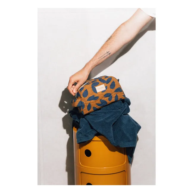 Hyde Park Blue Leaves waterproof toiletry bag | Blue