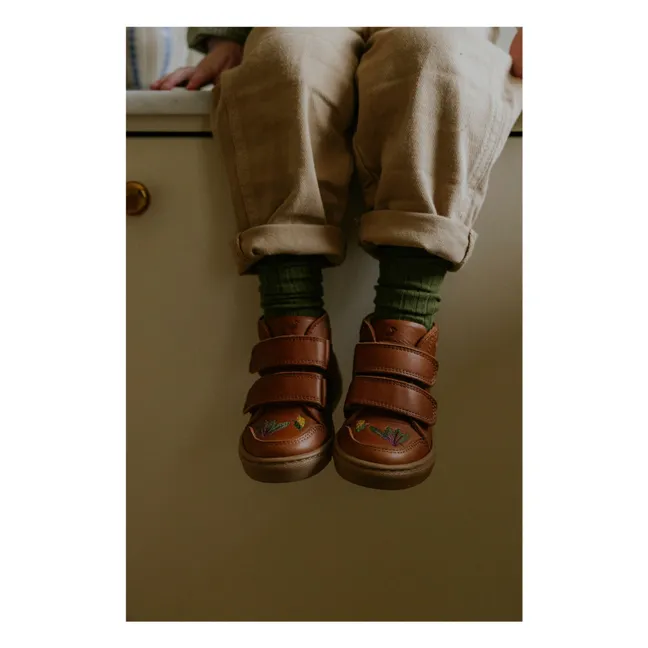 Sneakers con graffi del raccolto autunnale - Collezione Uniqua | Cognac