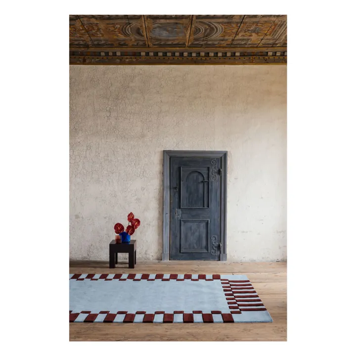 Tapis en laine Teklan Frame, Tekla Evelina Severin | Bleu- Image produit n°1