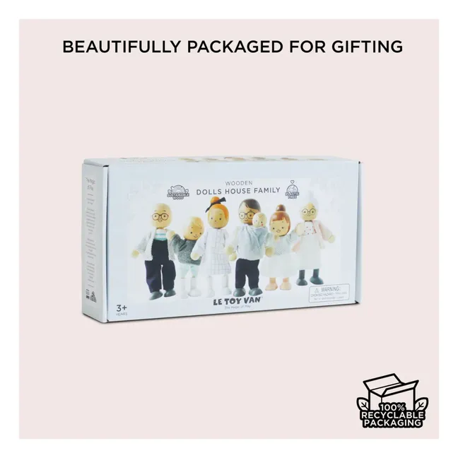 Familia de casas de muñecas de madera