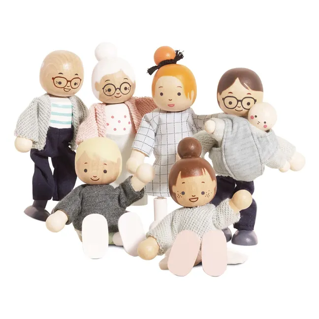 Familia de casas de muñecas de madera