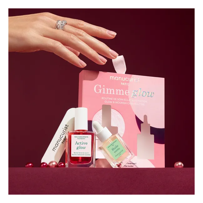 Gimme Glow manicure decoration