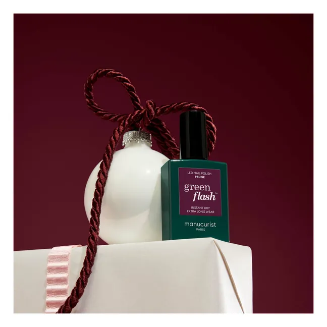 Green Flash Semi-Permanent Nail Polish - 15ml | Plum