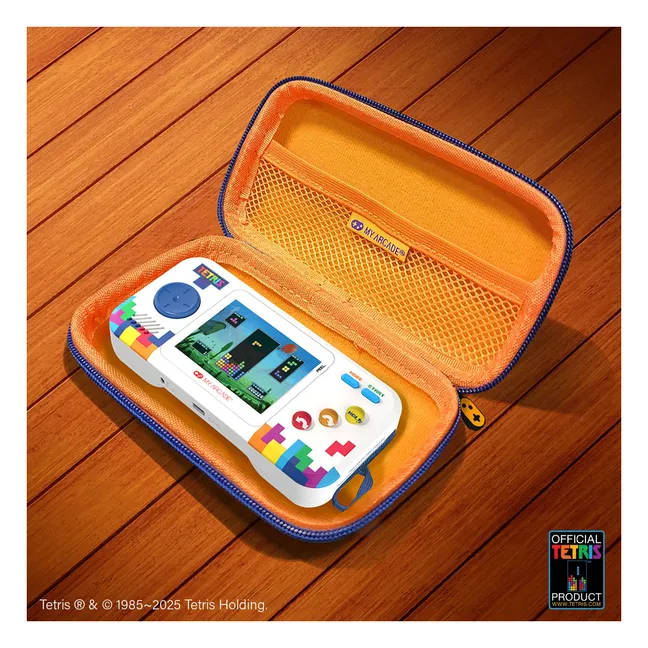 Console de jeux avec son étui Tetris