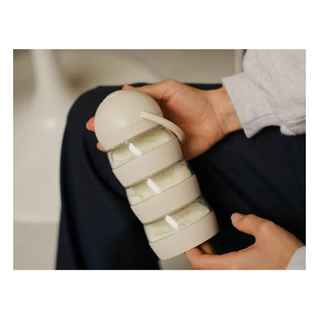 So Mimi measuring tin | Nude