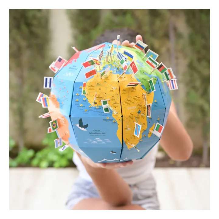 Globe à construire Drapeaux- Image produit n°1