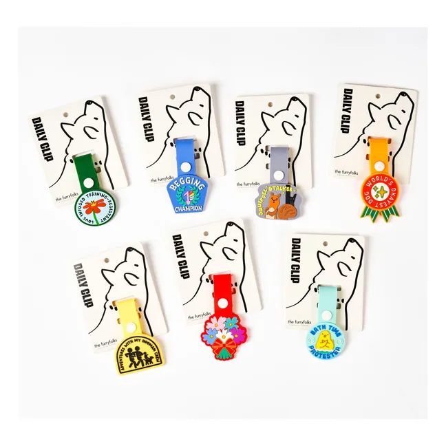 Médaille World's Okayest Dog | Rouge