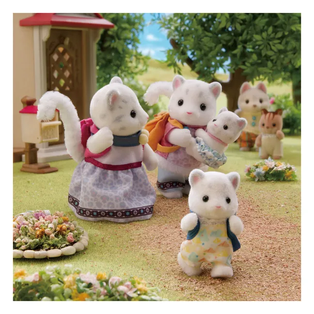 La familia de la pantera de las nieves