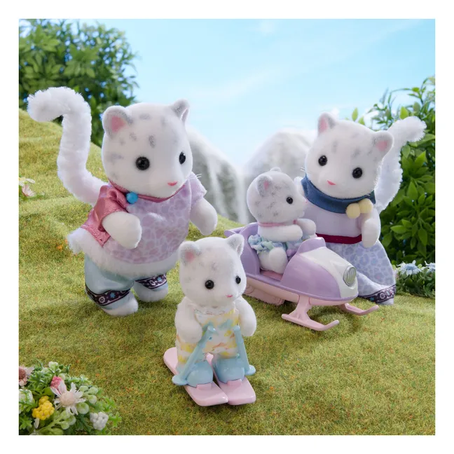 La familia de la pantera de las nieves