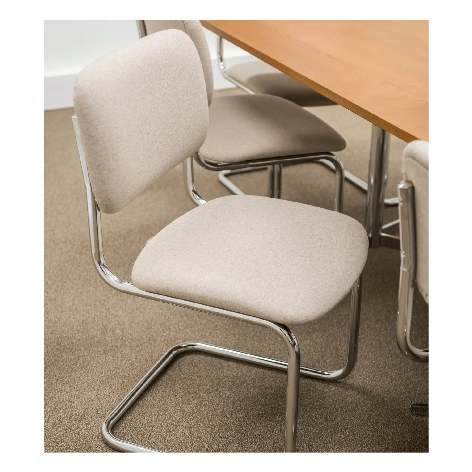 Chaise Classica en feutre | Beige- Image produit n°1