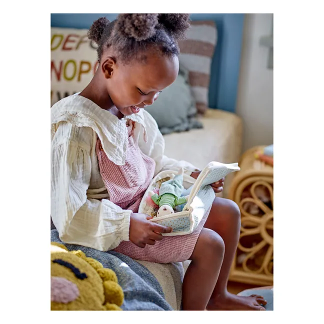 Lara-Puppe und Zubehör