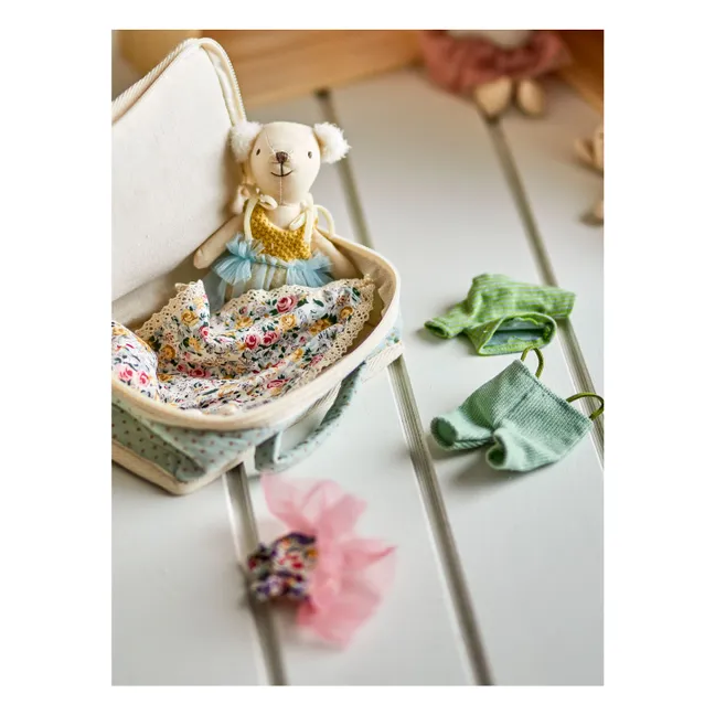 Muñeca Lara y accesorios