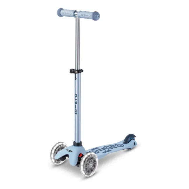 Mini Micro Deluxe Rock&amp;Go LED Scooter | Azul Claro