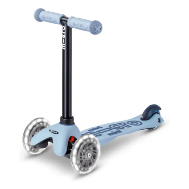 Mini Micro Deluxe Rock&amp;Go LED Scooter | Azul Claro