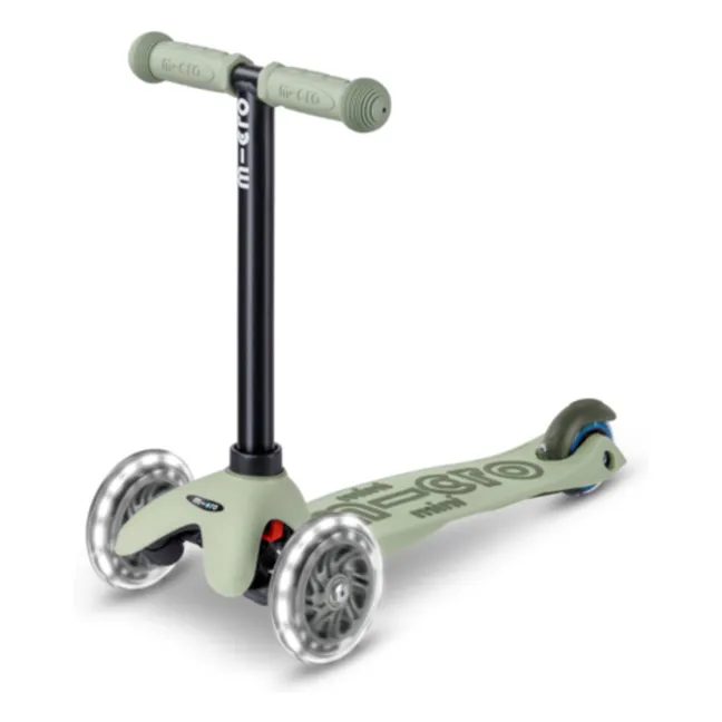 Mini Micro Deluxe Rock&amp;Go LED Scooter | Salvia