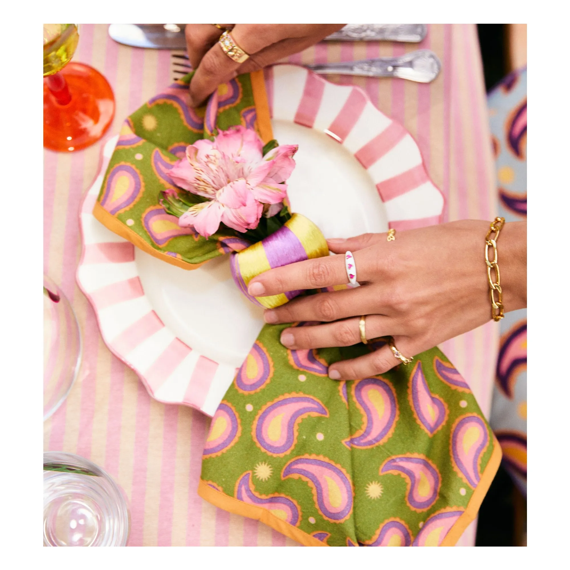 Assiette rayée - 27cm | Rose- Image produit n°4