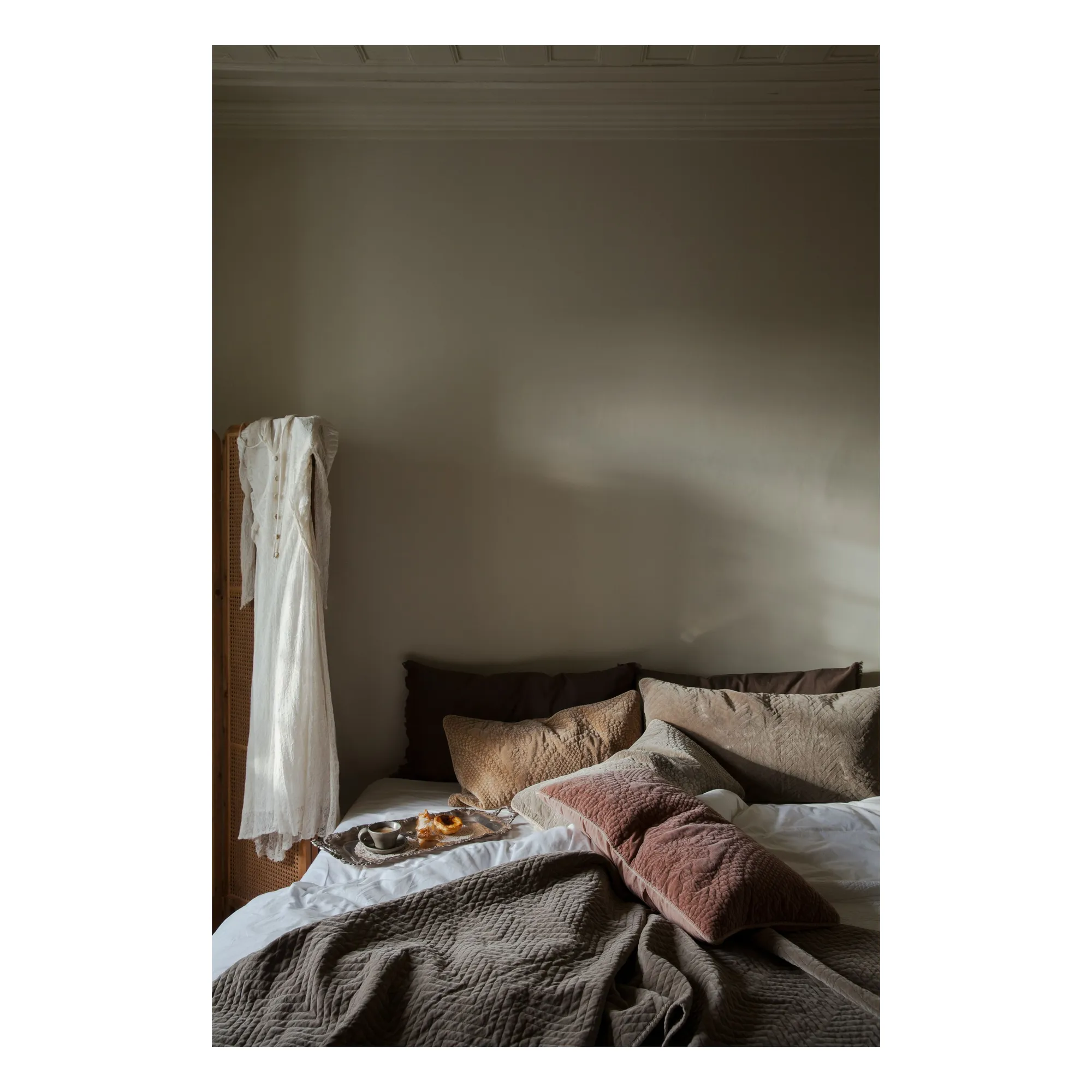 Housse de coussin en velours Sara | Taupe- Image produit n°2
