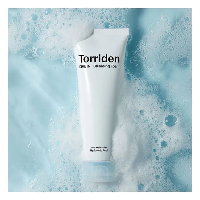 Immersione nella schiuma detergente all'acido ialuronico - 150ml 