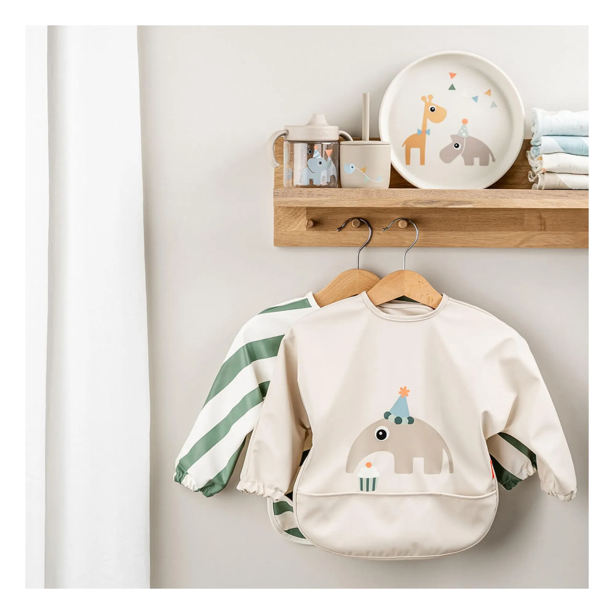 Celebration bib with sleeves | Sand- Product image n°1