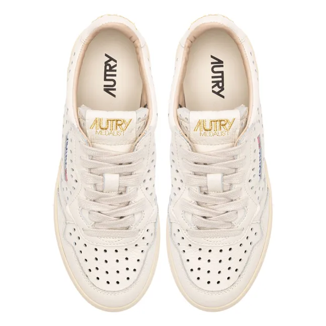 Medalist Low Sneakers aus durchbrochenem Leder | Cremefarben