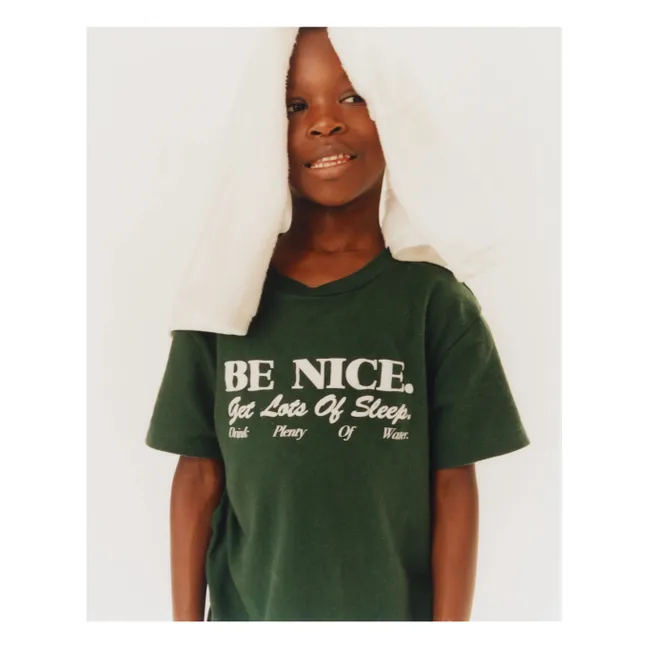 Camiseta Be Nice de algodón reciclado | Verde Oscuro