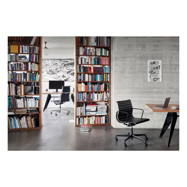 EM table in oiled natural oak 220x90 cm - black base - Jean Prouvé | Oak