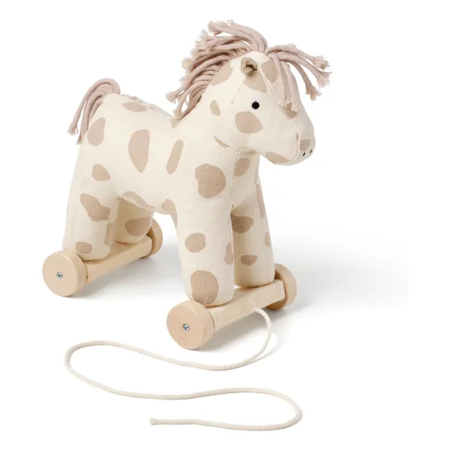 Dotty tirando del caballo