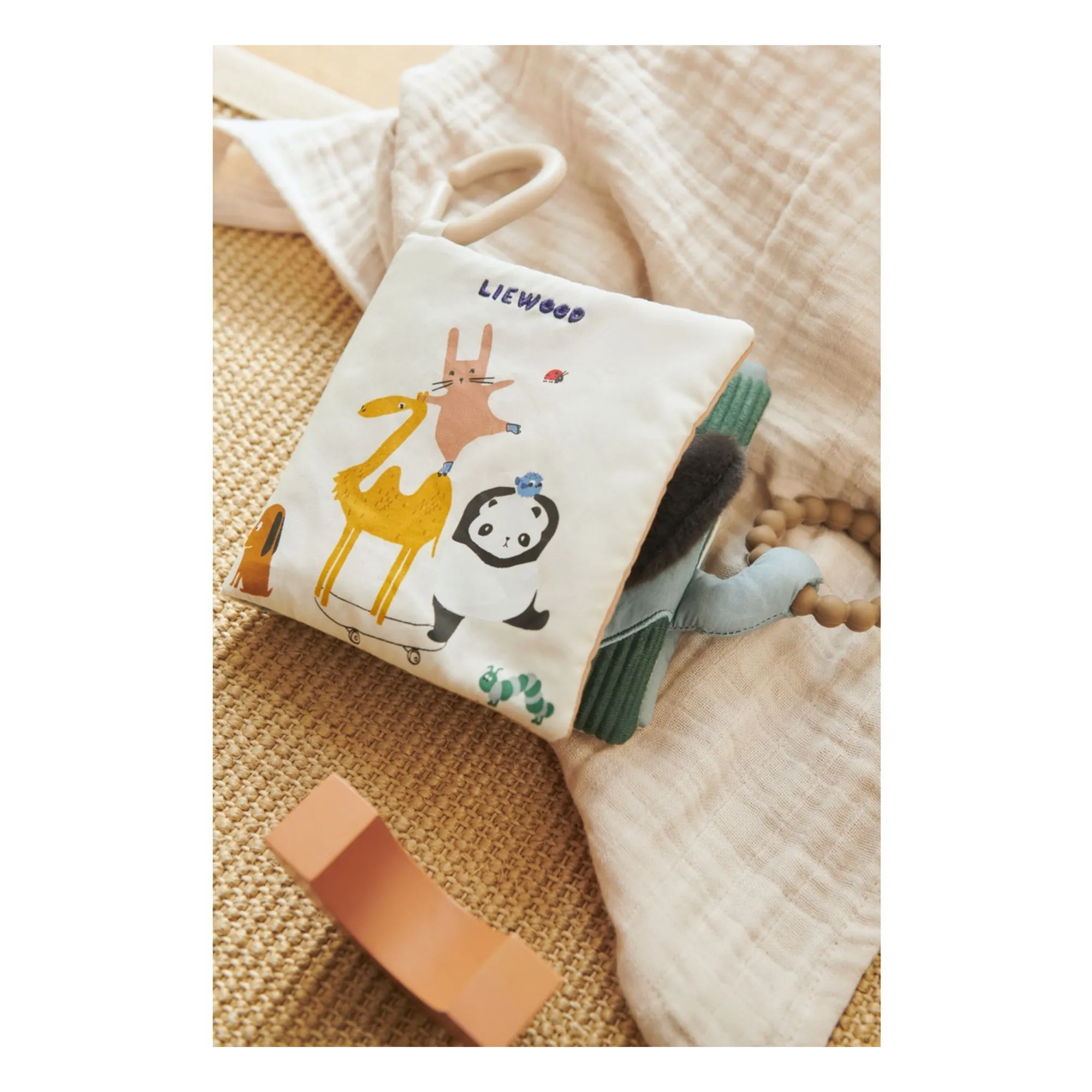 Fey cloth book | Around the world/Sandy- Product image n°1