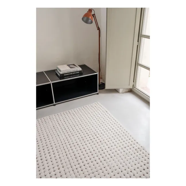 Carpet Reveal | Ecru