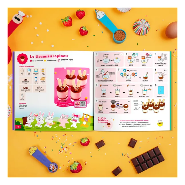 Essential cakes and desserts set