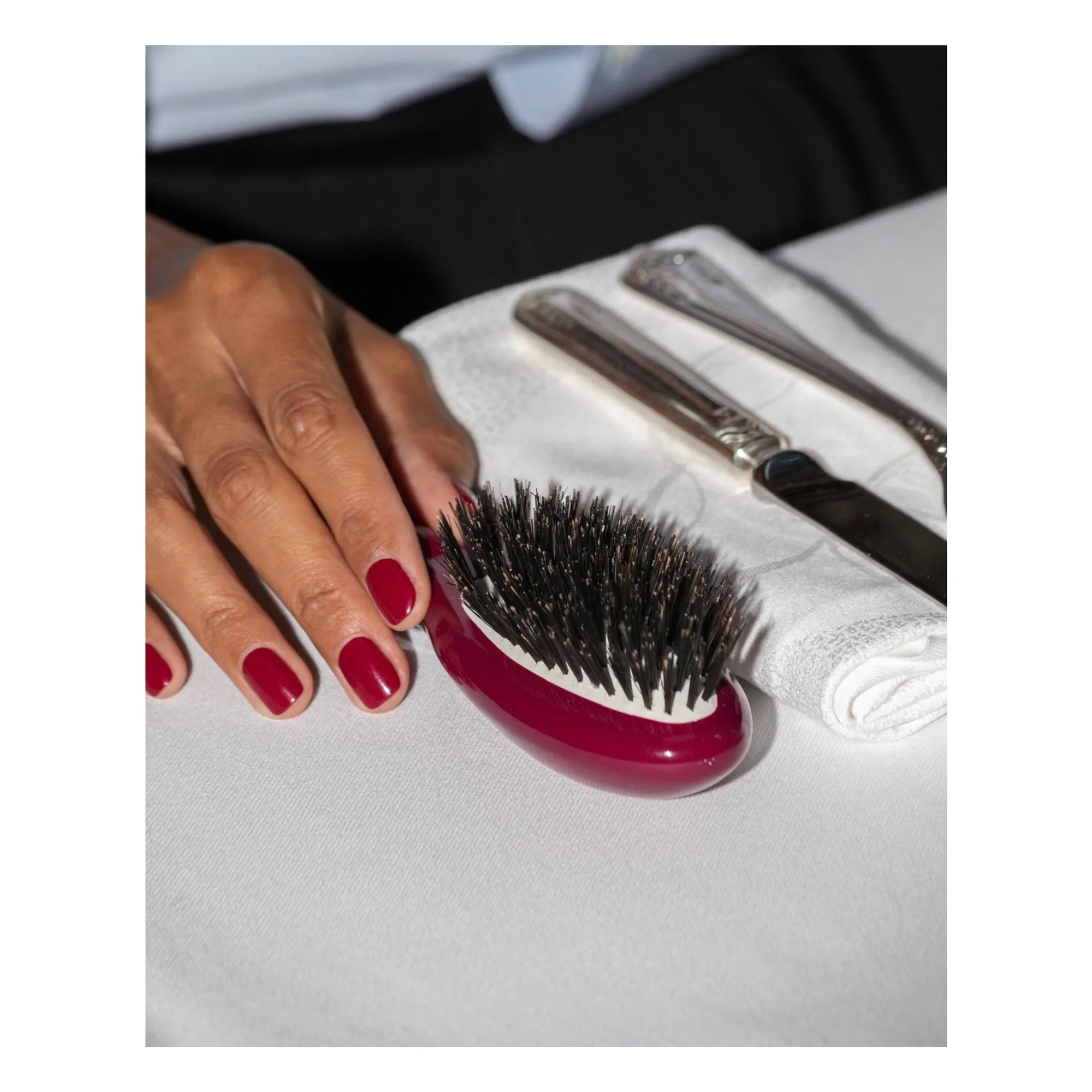 La Petite Brosse L'Universelle N°01 - Soin et Brillance  | Rouge cerise- Image produit n°6