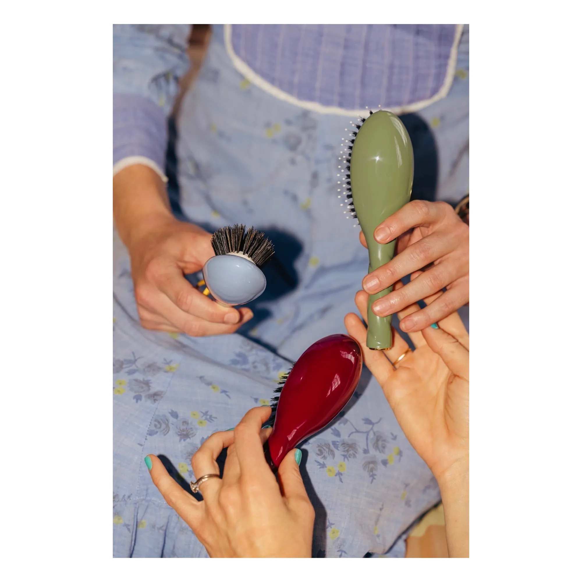 La Petite Brosse L'Universelle N°01 - Soin et Brillance  | Rouge cerise- Image produit n°3