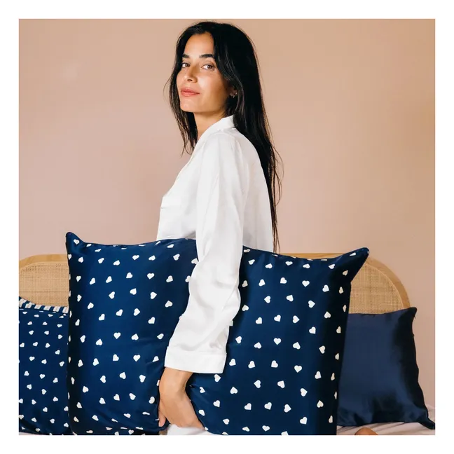 Heart-printed mulberry silk pillowcase  | Midnight blue