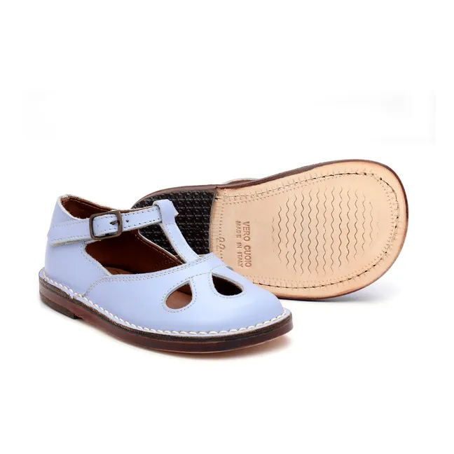 Rascarse los zapatos | Azul cielo