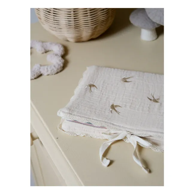 Portada de la cartilla sanitaria Swallows