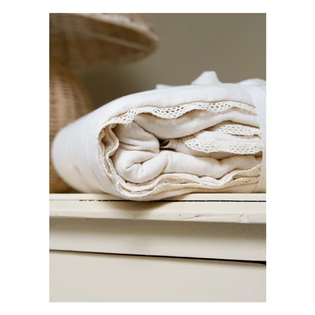 Trèfles embroidered quilted throw in cotton gauze
