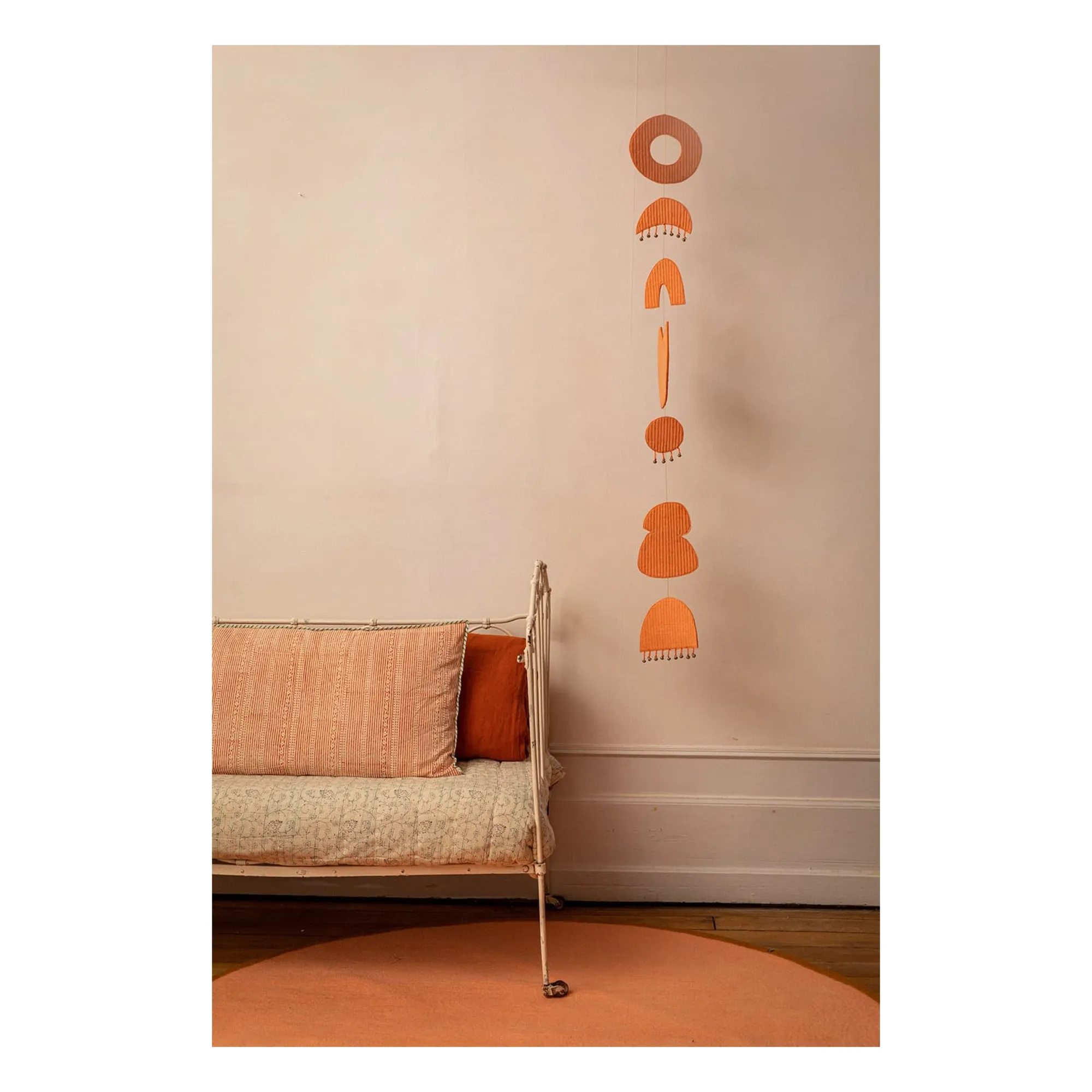Mobile Chakra en feutre piqué | Blush- Image produit n°1
