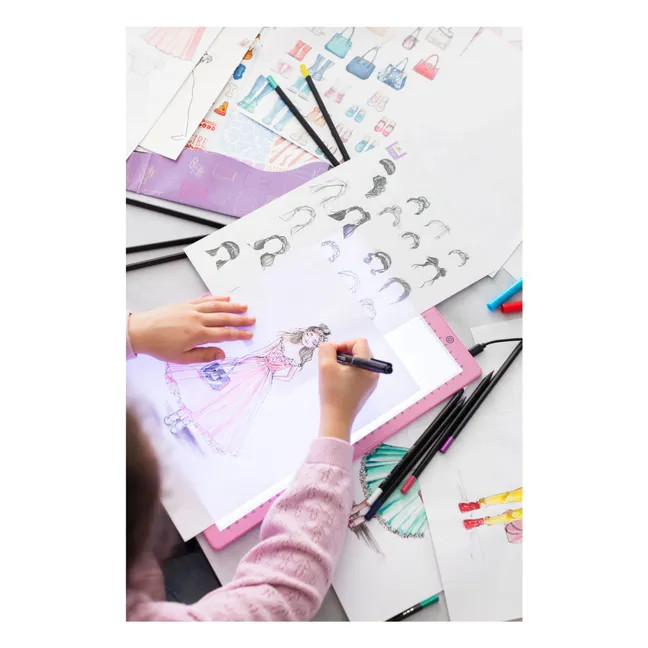 Artissimo - Atelier stylisme avec tablette lumineuse