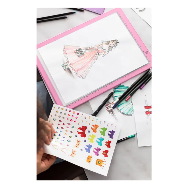 Artissimo - Styling workshop with light tablet