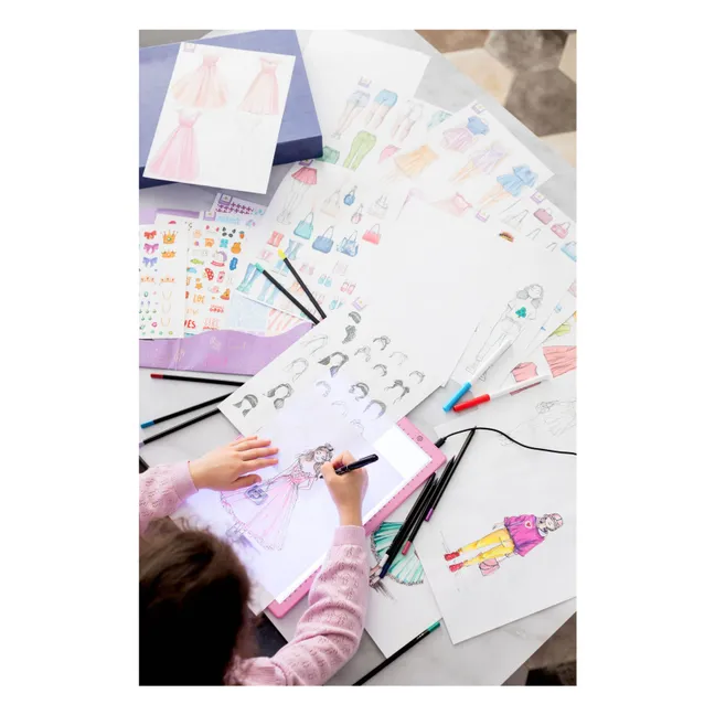 Artissimo - Atelier stylisme avec tablette lumineuse