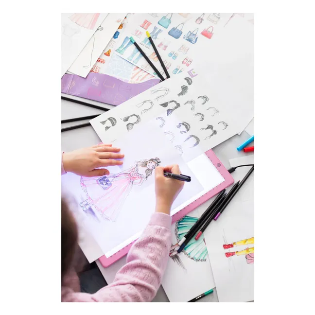 Artissimo - Atelier stylisme avec tablette lumineuse